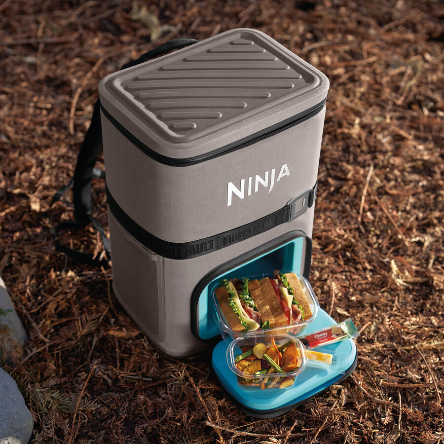mochila térmica ninja frostvault go de 23 litros y 36 latas - beige abedul